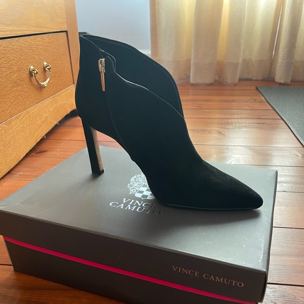 Vince Camuto, size 8.5 black suede ankle boots, like new worn 2 times
